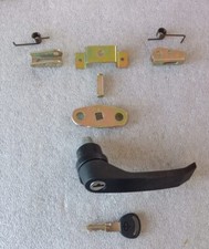 257094 MANIGLIA PORTELLONE