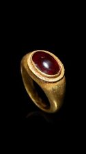 anello antico romano in oro e granato