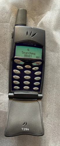 Ericsson t29s early flip phone - ericsson,