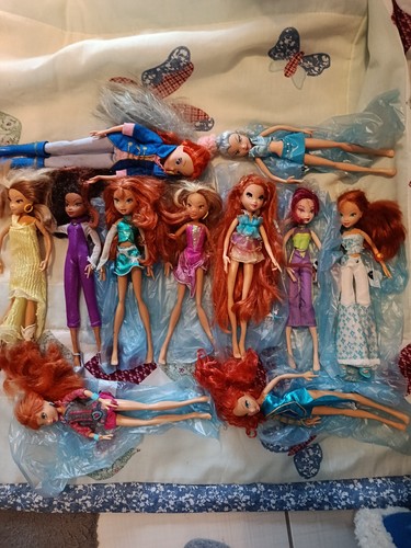 Lot poupées winx - de,
