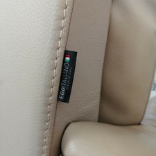 divano in vera pelle marchio