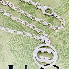 Collana Gucci con ciondolo