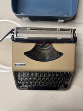 Macchina da scrivere Olivetti