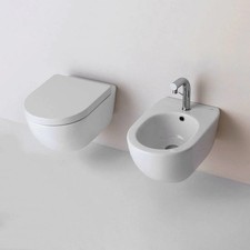 Sanitari sospesi senza brida