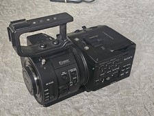 Videocamera Sony NEX-FS700R 4K con batteria e adattatore di alimentazione CA