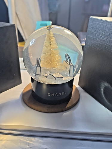 Chanel snow globe - chanel,