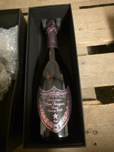 Dom pérignon champagne - dom,