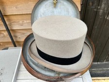Cappello top vintage alla moda