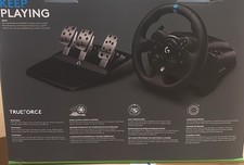 Volante e pedaliera Logitech