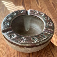 Posacenere in ceramica mai