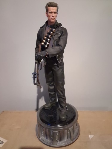 Statua sideshow premium format - premium,