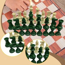 32 pezzi di scacchi, pedine del gioco della dama, pedine del gioco degli