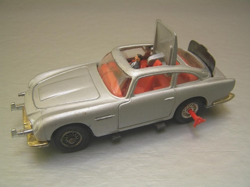 Corgi toys 270 james - toys,