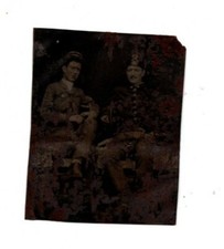 fotografica antica rarissima su stagno/latta raffigurante 2 militari