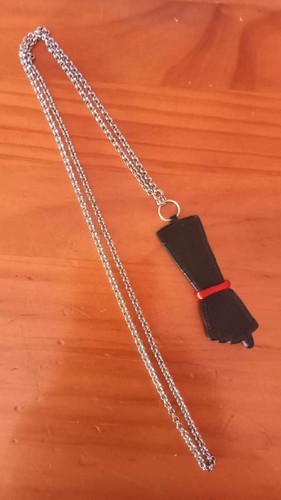 Necklace hand power - of,