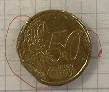 Moneta Di 50 Centesimi Con Un Errore Di Conio Sul Bordo