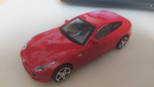 Bburago ferrari ff rosso - bburago,
