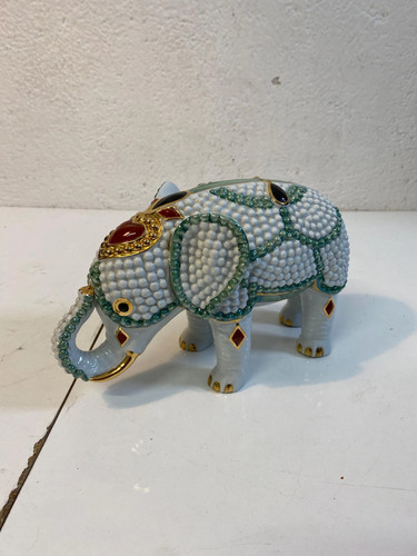 Elefante ceramica decorata - in,