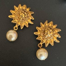 CHANEL Orecchini Perle Leone