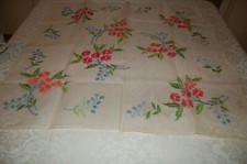 Artigianato napoletano - Centro tavola,Organza,ricami a mano,82x82cm, usato