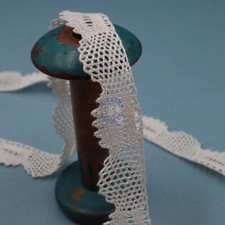 Antico bordo in pizzo di lino