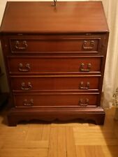 Scrittoio con ribaltina in ciliegio