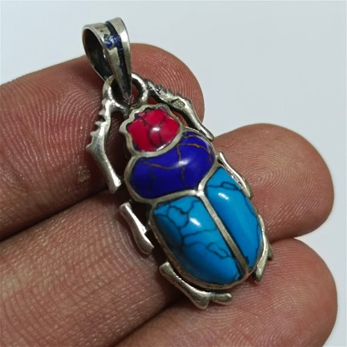 Collana con ciondolo scarabeo