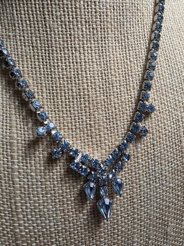 Collana vintage con strass blu