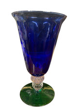 Grande vaso a calice in vetro d'arte Murano blu cobalto con  base verde