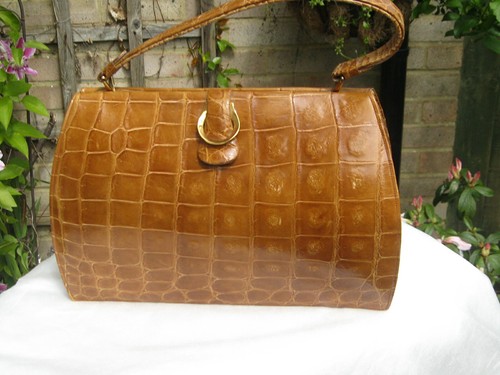 Borsa mano pelle - in,