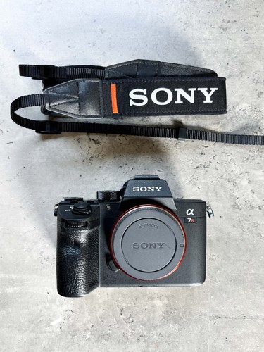 Sony alpha a7r iii - sony,