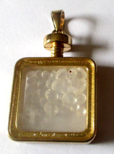 Beau pendentif Plaqué or reliquaire porte bonheur cristaux bijou vintage 2147