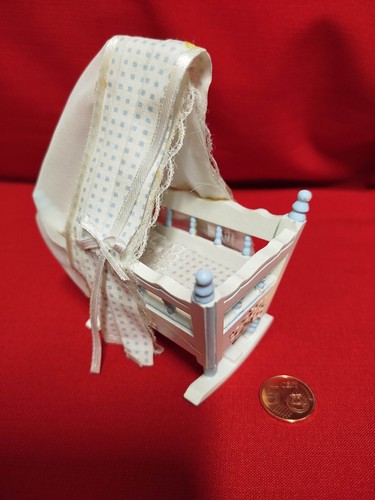 Casa delle bambole - bambole, miniature