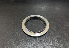 Base per cuffie in titanio per