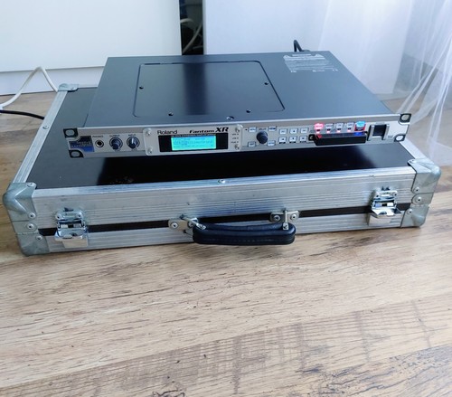 Roland fantom 0 modulo - xr,