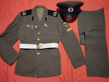 Soldato di uniforme da parata sovietica dell'URSS. DMB.
