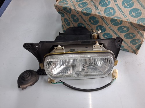 Faro anteriore sinistro