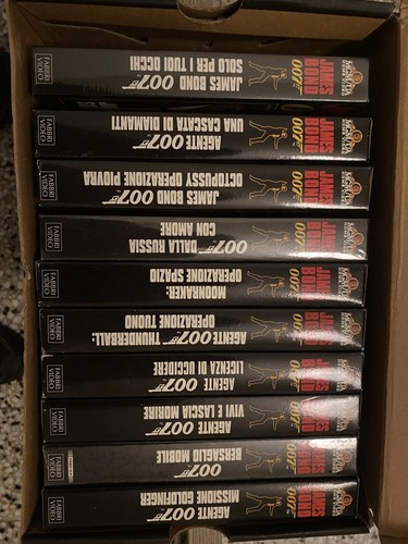 Videocassette vhs james bond - james,