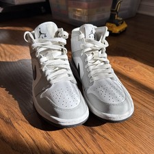 Nike Air Jordan 1 Mid SE