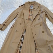 Burberry trench coat beige
