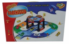 Mega Parcheggio Con 4 Veicoli