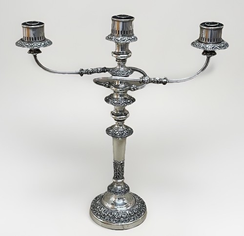 Antico candelabro vittoriano