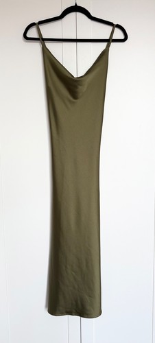 Abito raso con scollo a - scollo,