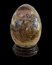 Uovo decorativo in ceramica