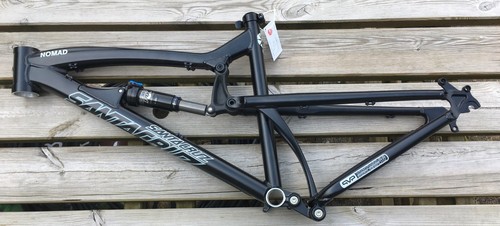 Cadre santa cruz - santa, nomad