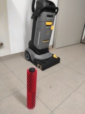 macchina pulitrice pavimento (= lava asciuga e aspira)