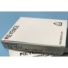 one NEW KEYENCE PZ-M33 sensore