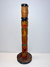 Fine vecchio candelabro totem