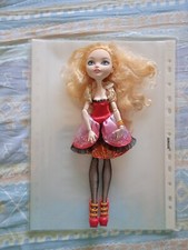 Bambola Ever After High Apple White I serie
