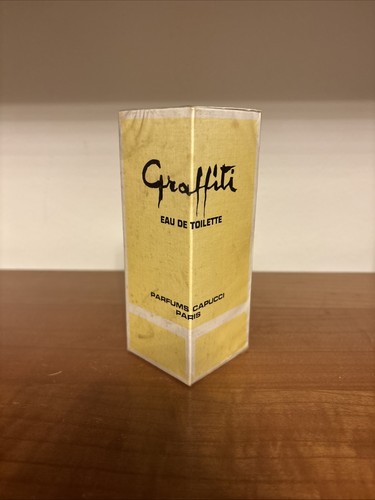 Graffiti capucci eau - graffiti, de